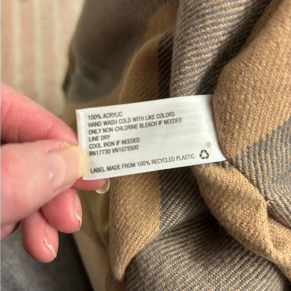 A New Day poncho - one size fits most - Picture 6 of 9
